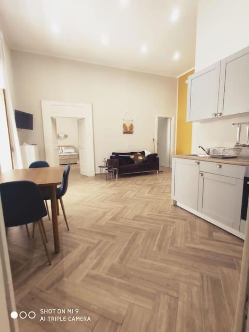 Scio' Apartment-Centro Storico- Napels Buitenkant foto